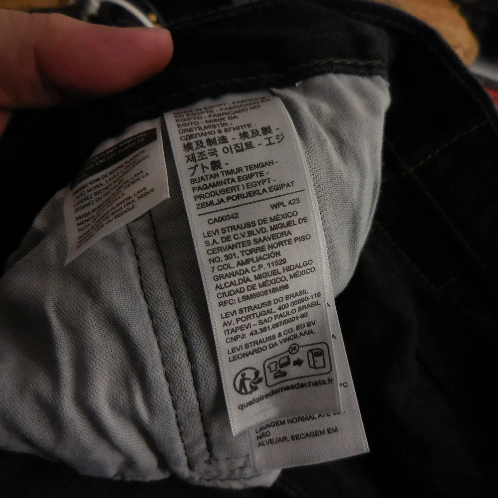 Levis 501 Original Fit Mens Black Denim Jeans Button Fly Straight Leg 42x30